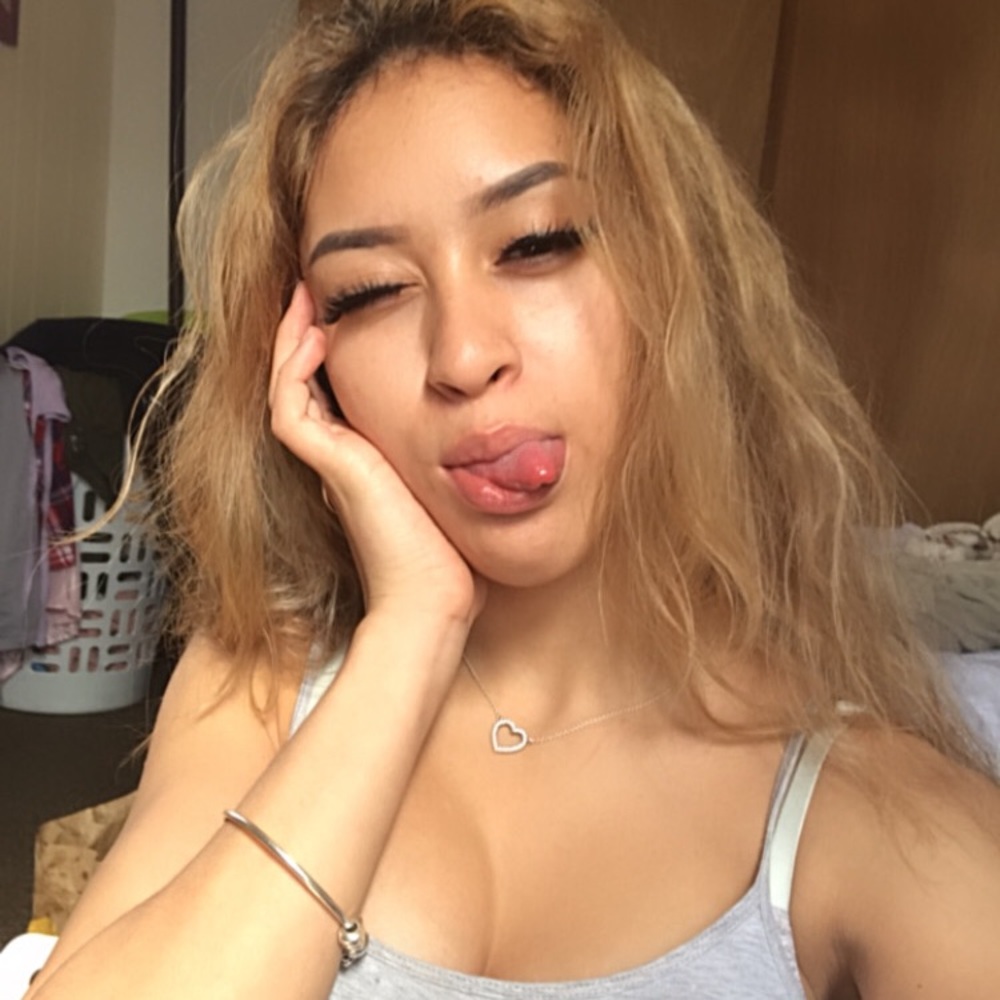 Meet your Posher, Adrianna